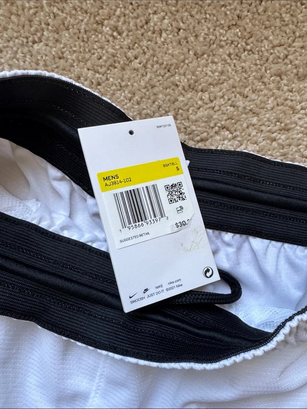 NWT - Nike Men’s White and Black Athletic Shorts size Small